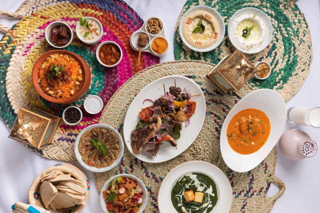 Maani Muscat Hotel & Suites Bagian luar foto