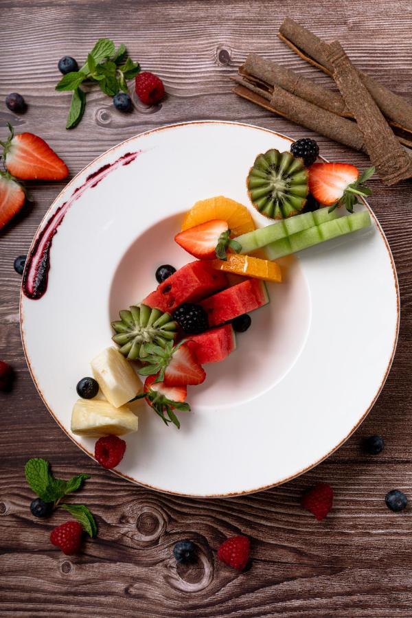 Maani Muscat Hotel & Suites Bagian luar foto