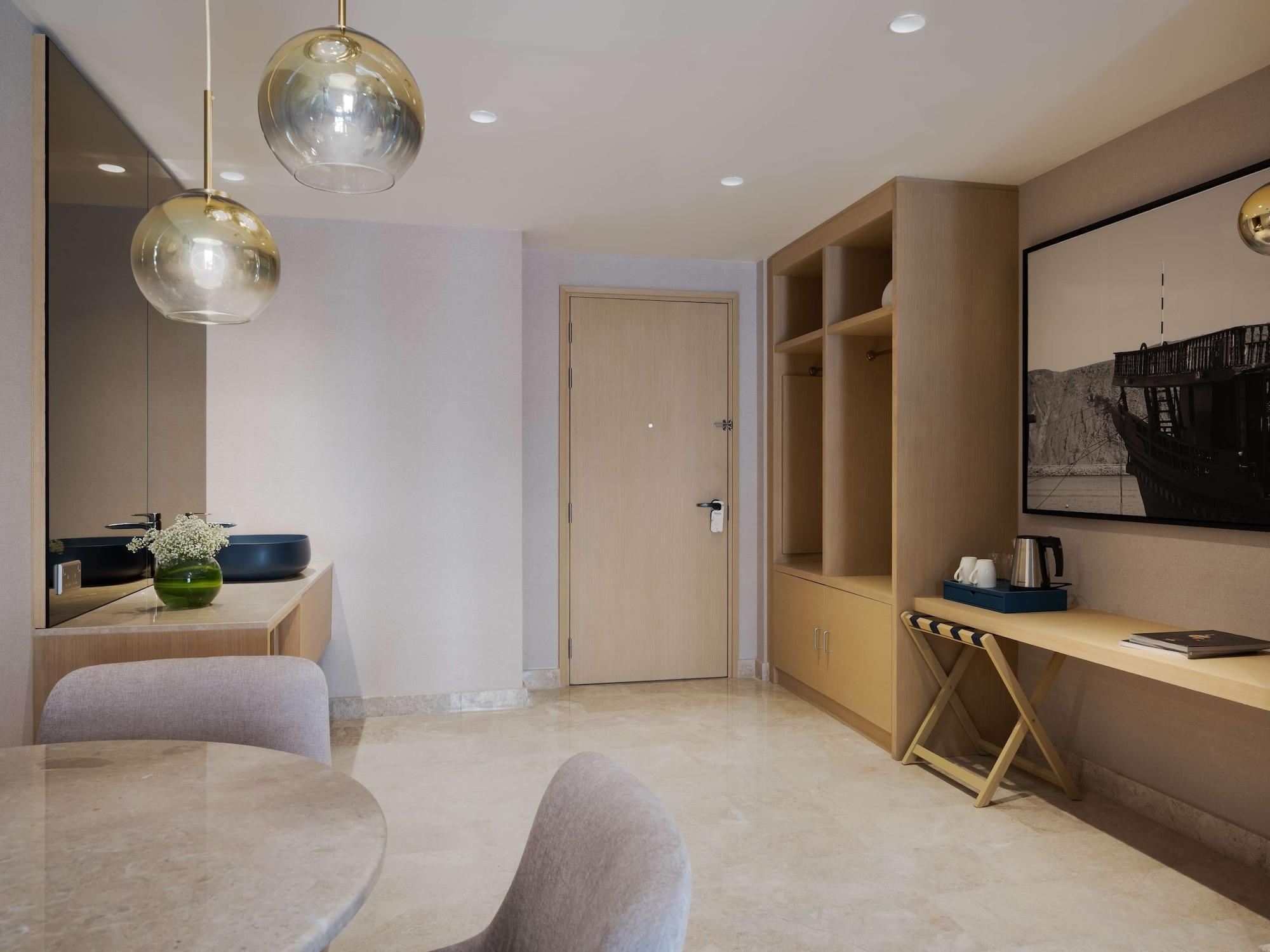 Maani Muscat Hotel & Suites Bagian luar foto