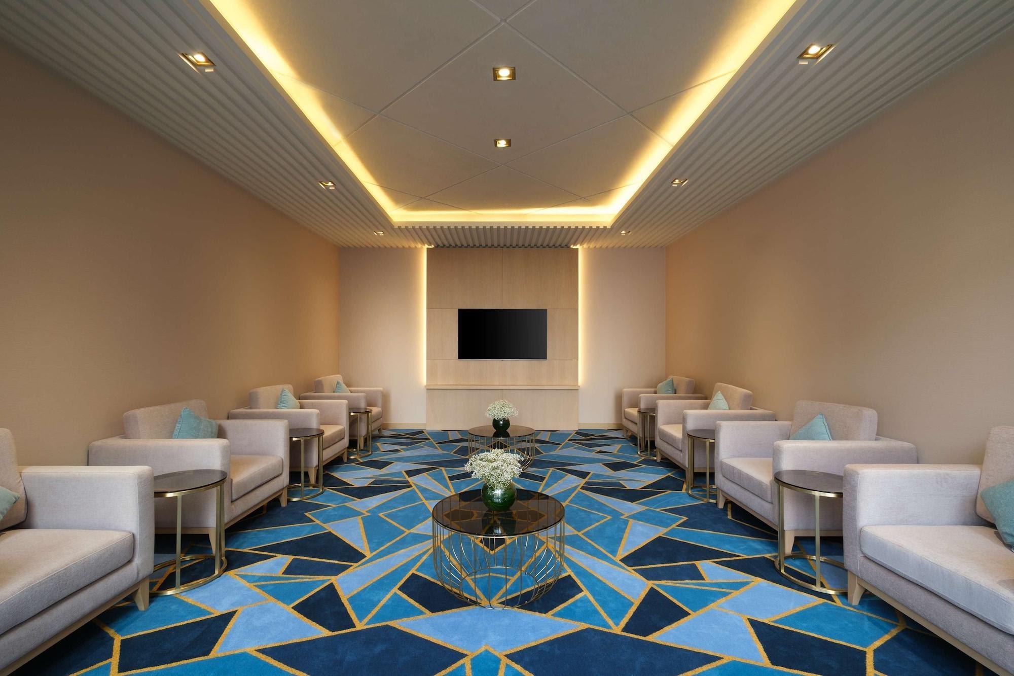 Maani Muscat Hotel & Suites Bagian luar foto