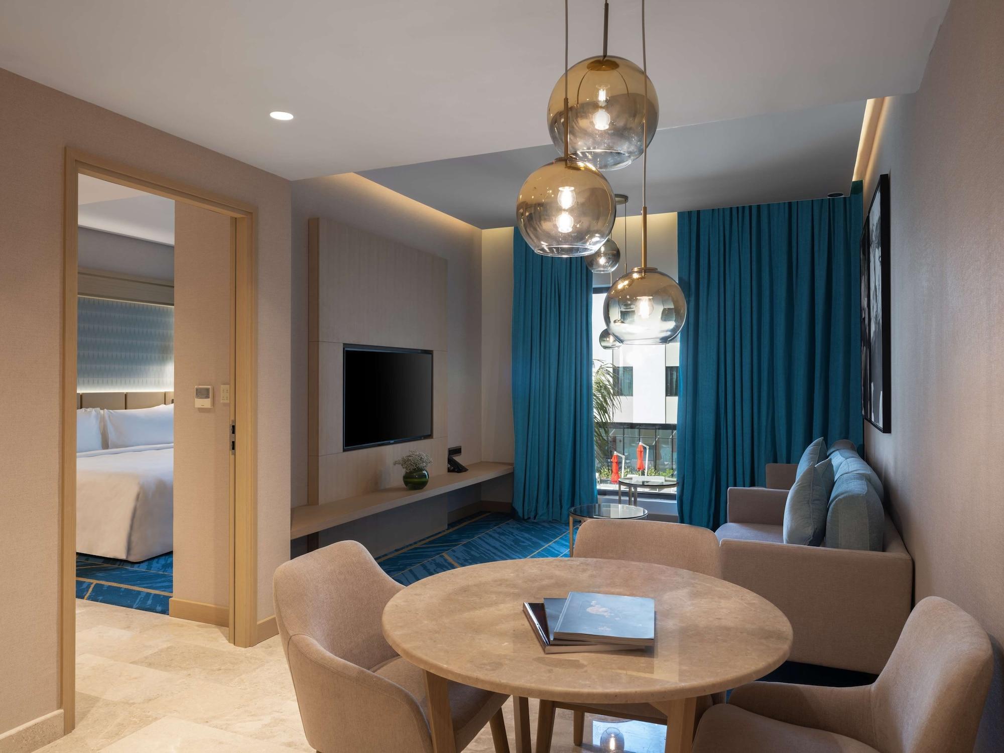 Maani Muscat Hotel & Suites Bagian luar foto