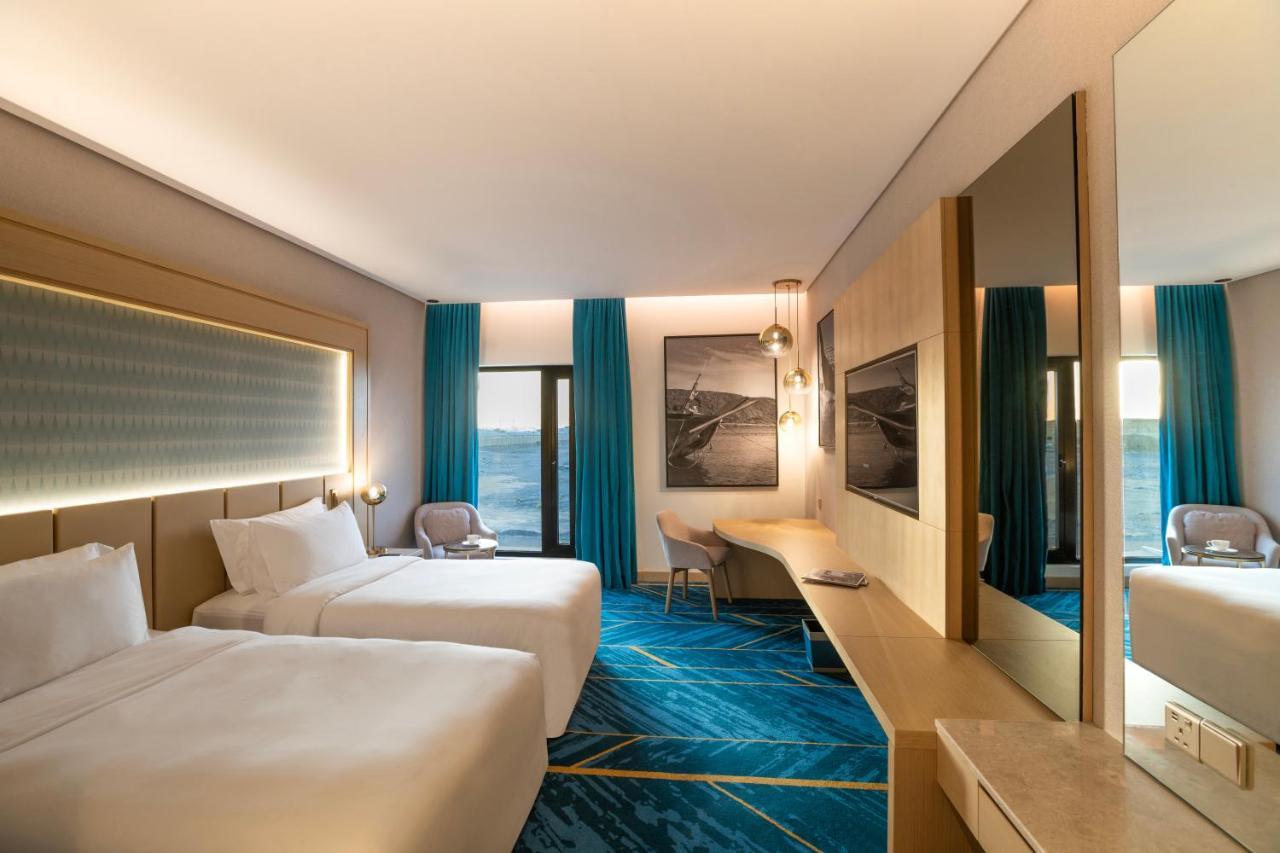 Maani Muscat Hotel & Suites Bagian luar foto