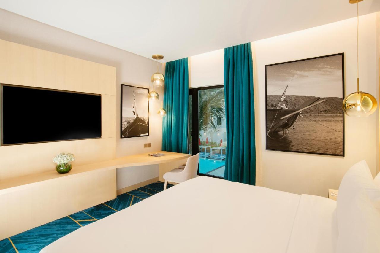 Maani Muscat Hotel & Suites Bagian luar foto