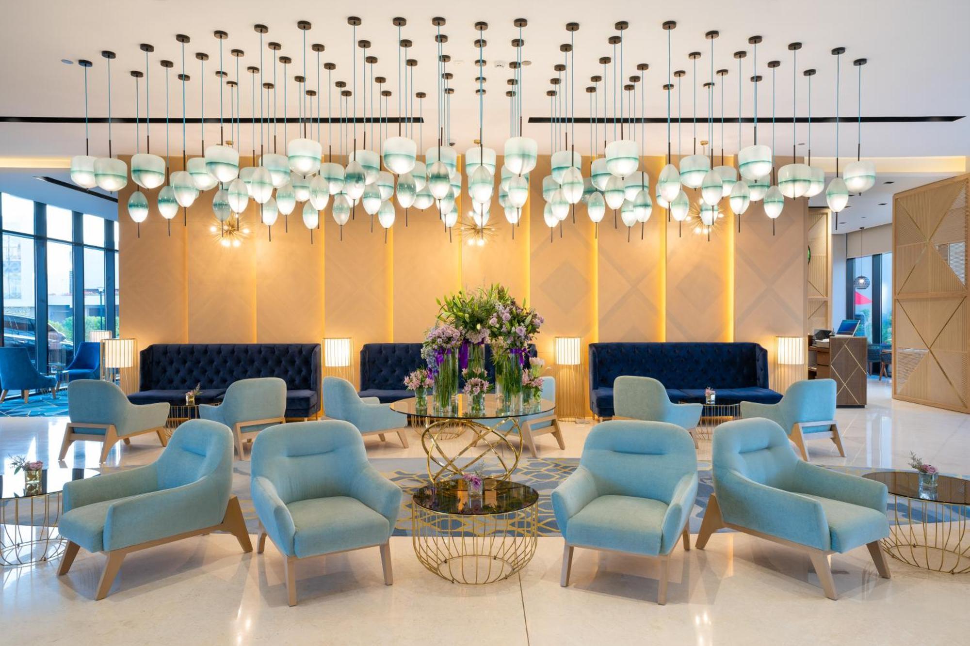 Maani Muscat Hotel & Suites Bagian luar foto