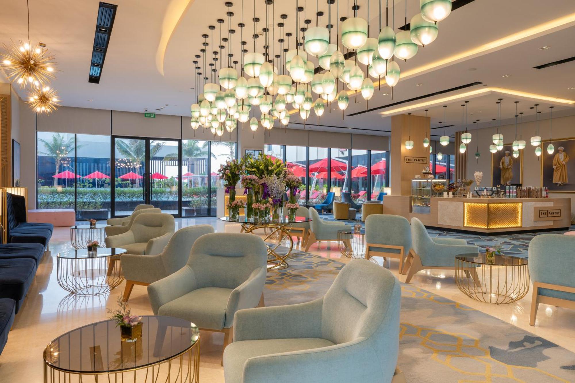 Maani Muscat Hotel & Suites Bagian luar foto