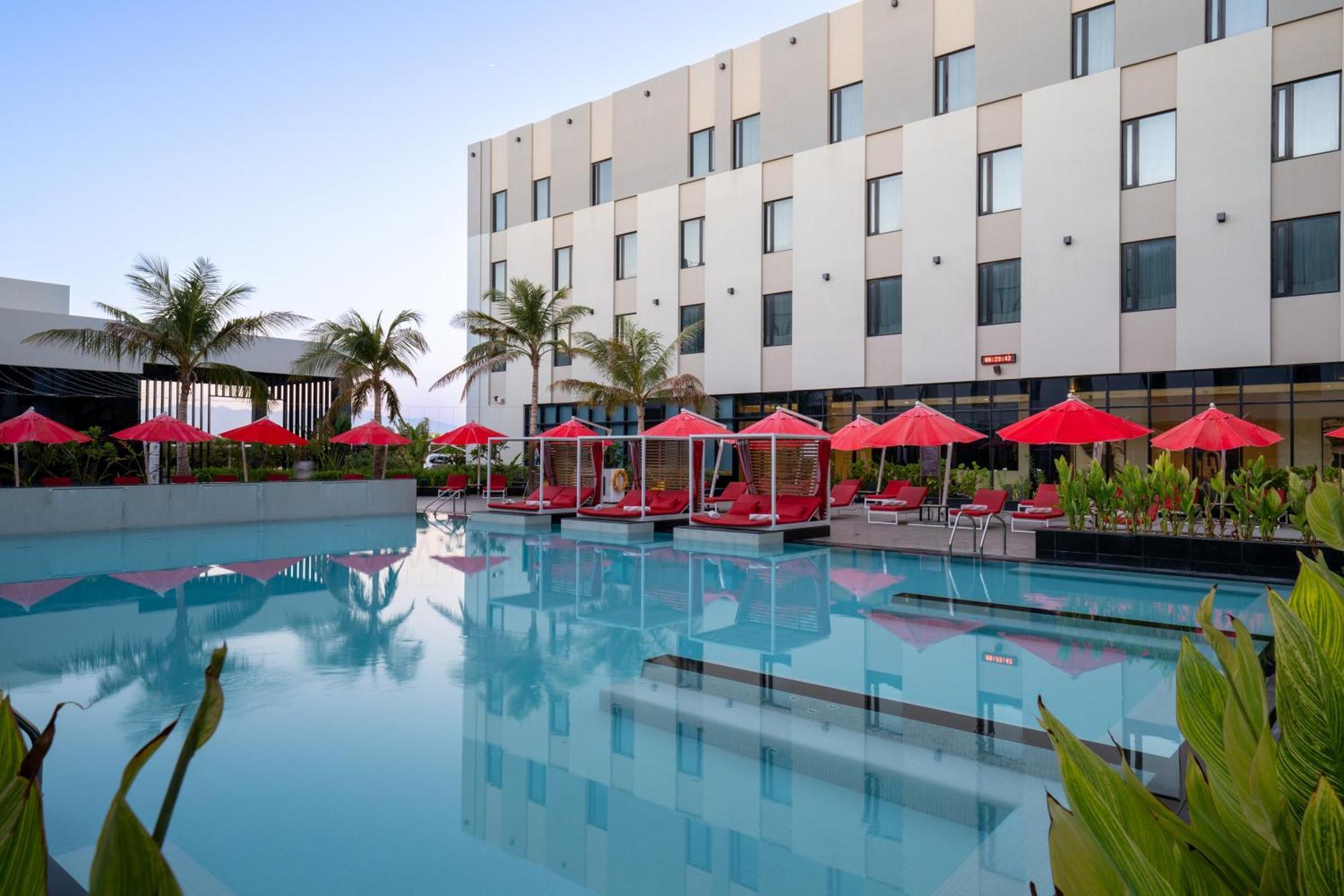 Maani Muscat Hotel & Suites Bagian luar foto
